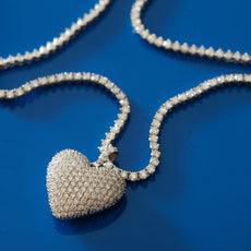 LOVE IN DIAMONDS PENDANT